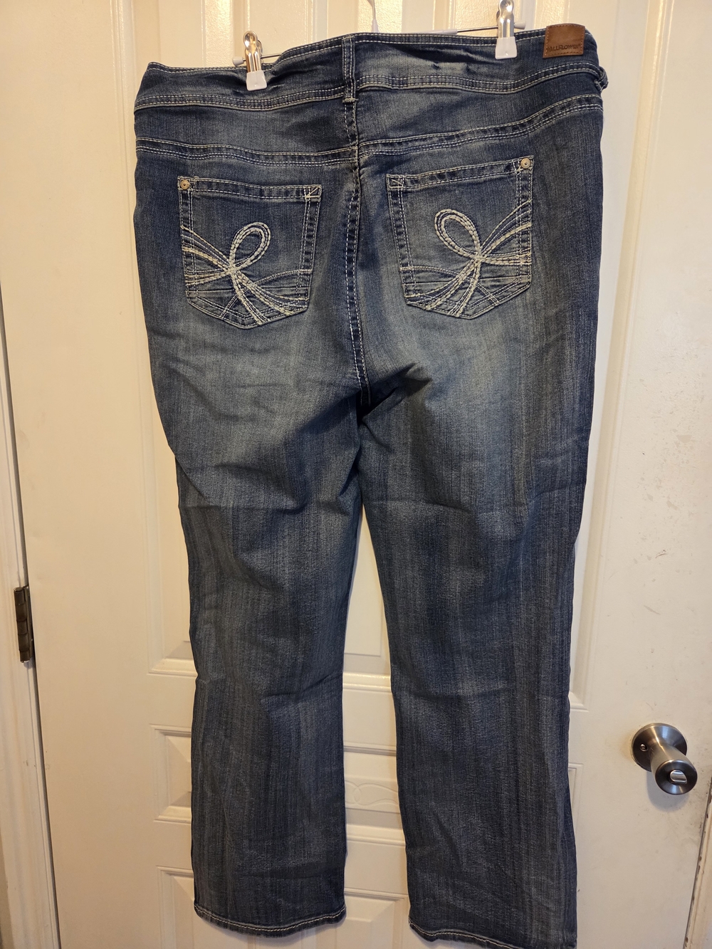 Wallflower Boot Cut Jeans in Medium Blue Wash